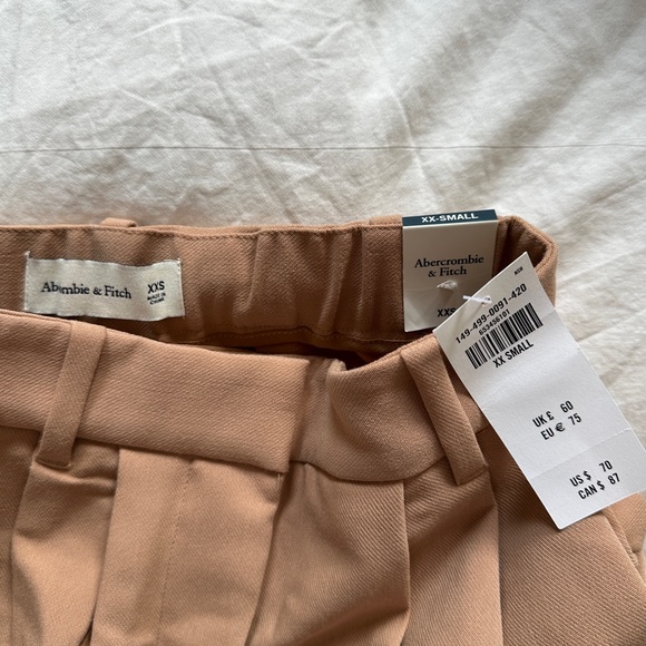 Abercrombie & Fitch High Waist Tan Shorts - Picture 3 of 3